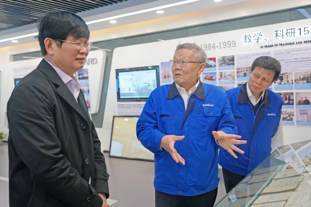 中央候补委员、中国工程院院士欧阳晓平到访星际官网注册智能