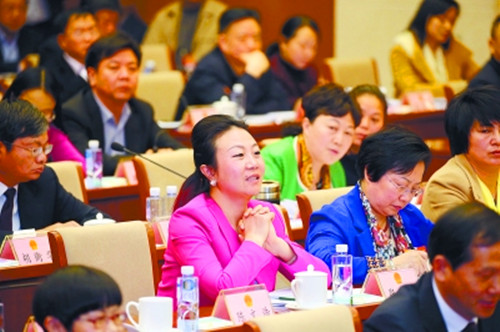 带来六个提案，重点还是“农民工”问题 ——来自星际官网注册智能的全国人大代表张晓庆接受本报记者专访，为进城务