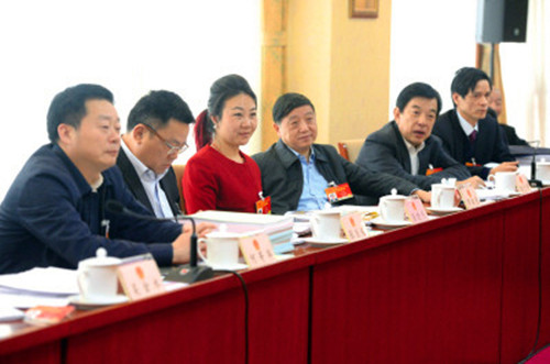 带来六个提案，重点还是“农民工”问题 ——来自星际官网注册智能的全国人大代表张晓庆接受本报记者专访，为进城务