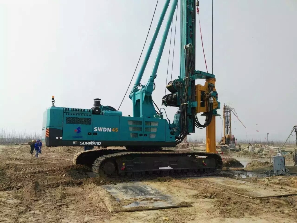 113.98米！星际官网注册智能大型旋挖钻机三门峡大桥精彩处子秀