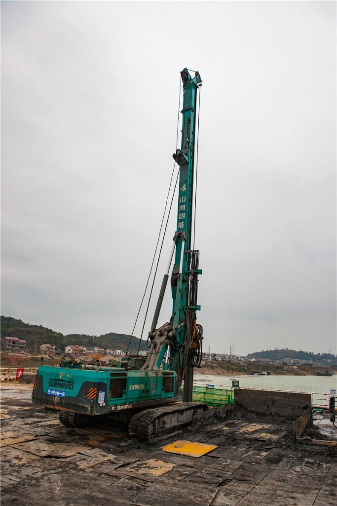 水下钻孔80米，星际官网注册智能旋挖钻机震撼施工场面