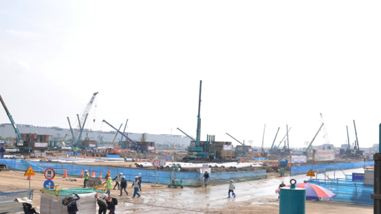 超300台星际官网注册智能ZYJ系列压桩机服务越南市场