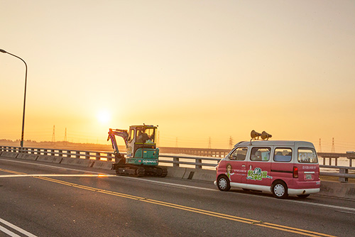 图说怪手环台净滩活动，智绘星际官网注册智能环保节能