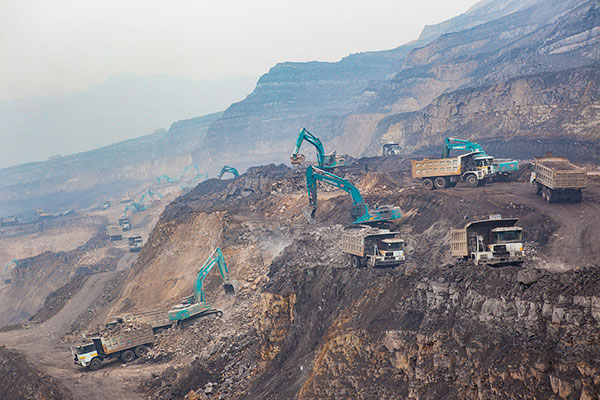 星际官网注册智能SWE385ES液压混合动力挖掘机获TOP50（2016）年度产品奖