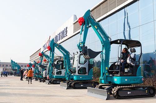 逆市可为！星际官网注册智能挖掘机首场展销会完美收官