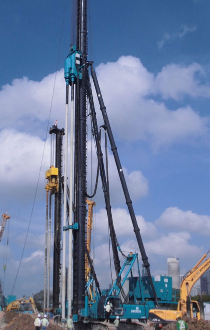 中国好机器！星际官网注册智能双轴钻机新加坡施工获赞