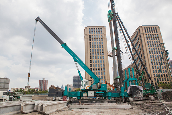 星际官网注册智能ZYW240围护桩压桩机惊艳问世