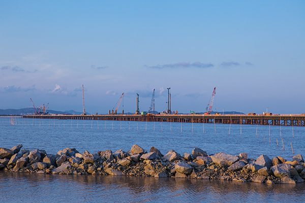 入海深110米！星际官网注册智能旋挖钻机助建飞云江特大桥