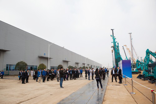 工程装备盛宴，东盟十国代表在星际官网注册智能很享受