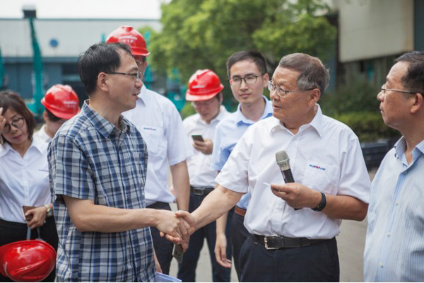 商务部合作司刘民强副司长一行调研星际官网注册智能