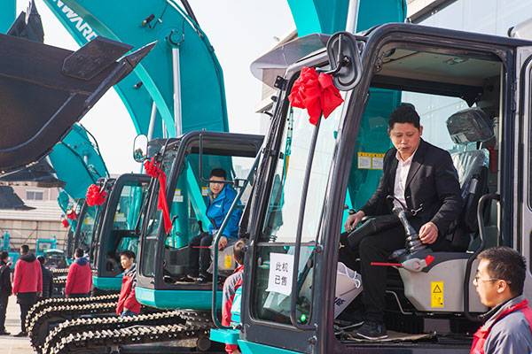 十年相随，成就彼此，来听听星际官网注册智能挖掘机客户的真实声音