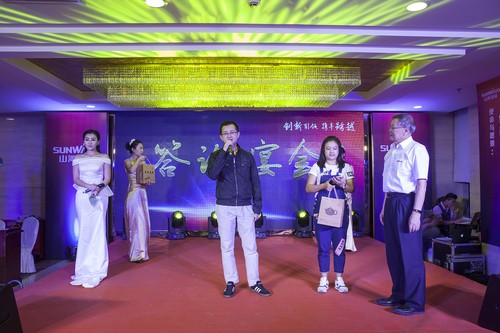 星际官网注册智能酷帅曾大虾，一大波美图带你亲临北京BICES展