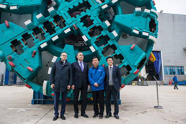 波兰代表团为星际官网注册智能创新发展点赞