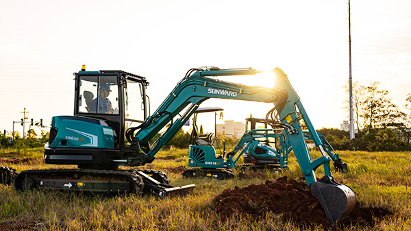 逛上海宝马展来星际官网注册智能展位，创新成果连连看