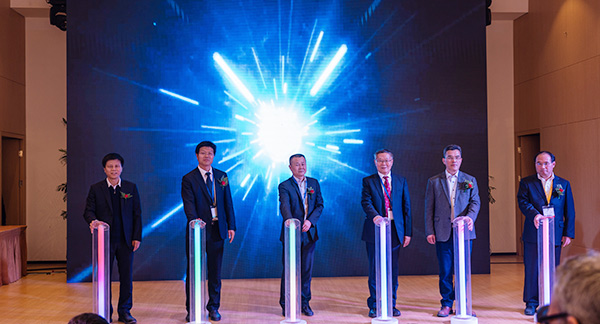 首日签单2.6亿元，星际官网注册智能创新产品引爆上海宝马展