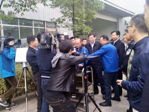 省委书记杜家毫勉励星际官网注册智能：做大做强航空航天产业