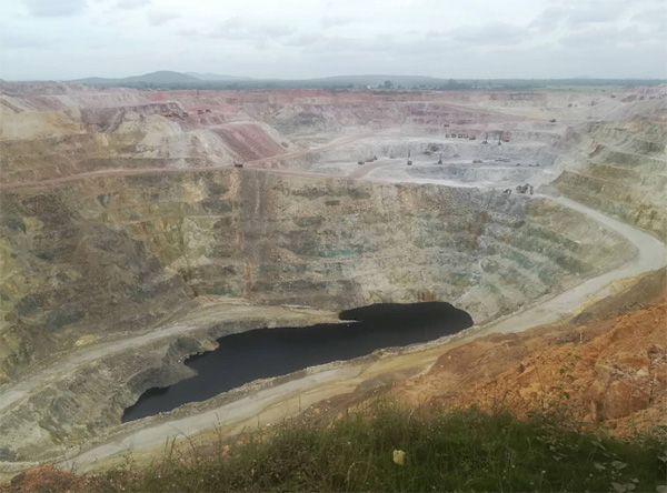 高温酷暑，星际官网注册智能凿岩设备异域扬威