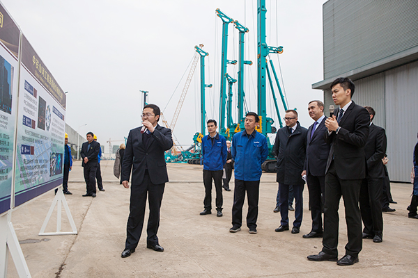 波兰代表团为星际官网注册智能创新发展点赞