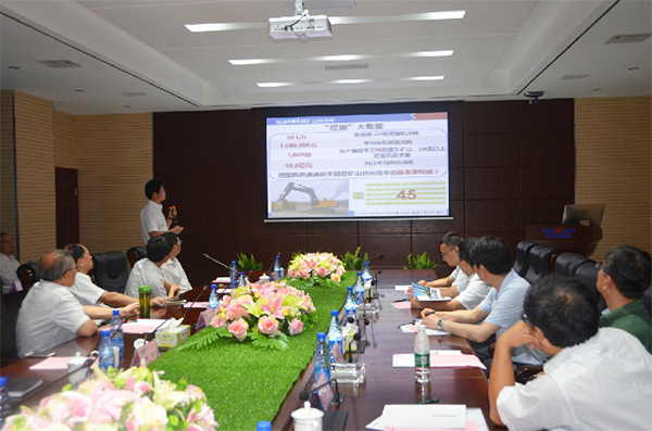 科技部高技术中心副主任袁建湘考察调研星际官网注册智能