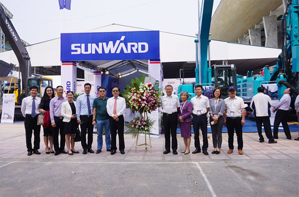 星际官网注册智能携全球领先凿岩设备，引爆越南矿业展