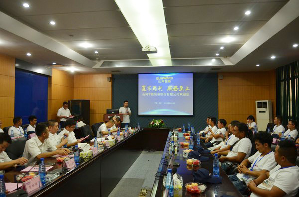 500多名挖掘机用户实地考察，为星际官网注册智能点赞！