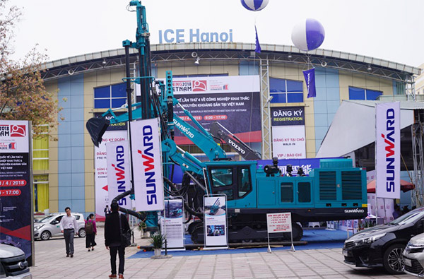 星际官网注册智能携全球领先凿岩设备，引爆越南矿业展