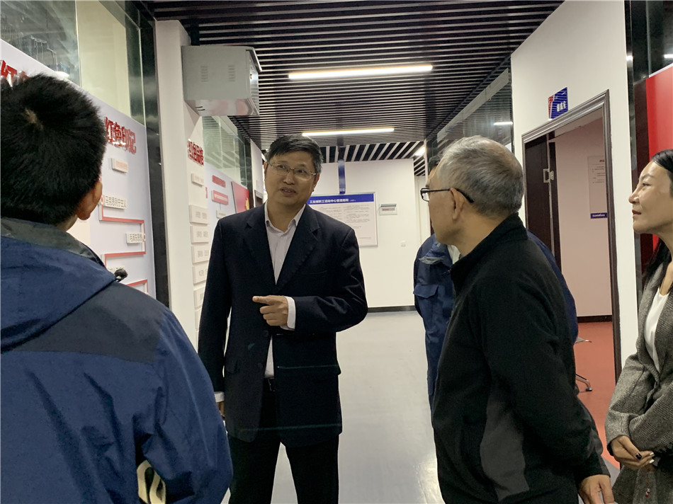 长沙市总工会党组书记周宏兆一行莅临星际官网注册智能考察调研