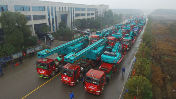新春开门红！星际官网注册智能1.2亿订单火爆发车