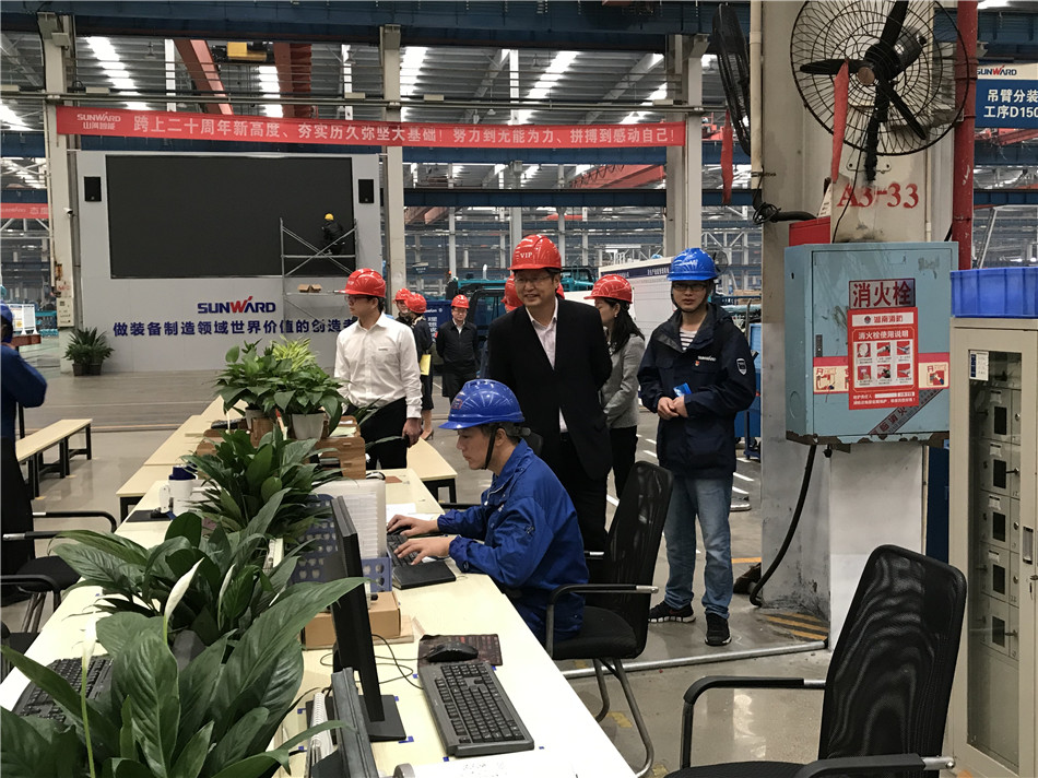 长沙市总工会党组书记周宏兆一行莅临星际官网注册智能考察调研