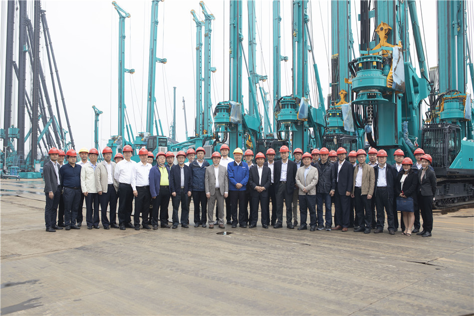 广州市国资委副主任张道泉率队考察星际官网注册智能