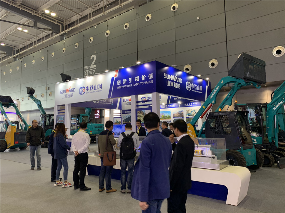 星际官网注册智能亮相轨道博览会 展全球领先工程装备成果