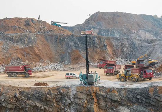 一台顶三台 星际官网注册智能潜孔钻机真好用