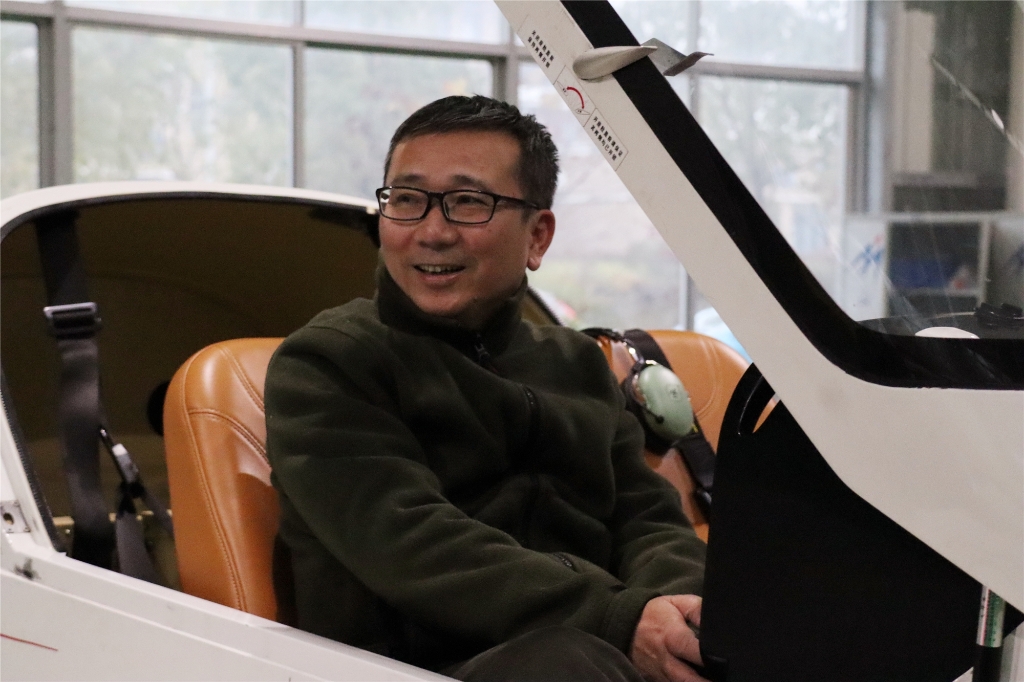 广州工控集团总经理张伟涛调研星际官网注册智能