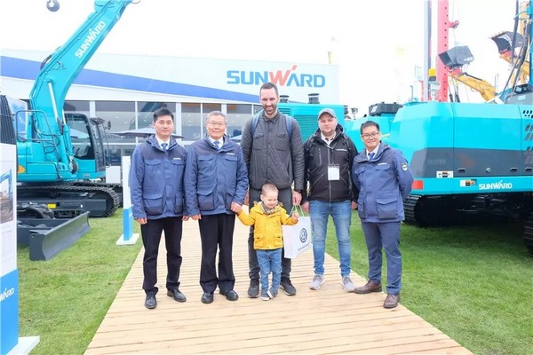 向世界展示中国“智造”魅力，星际官网注册智能携创新阵容闪耀德国宝马展