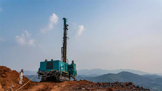 一台顶三台 星际官网注册智能潜孔钻机真好用