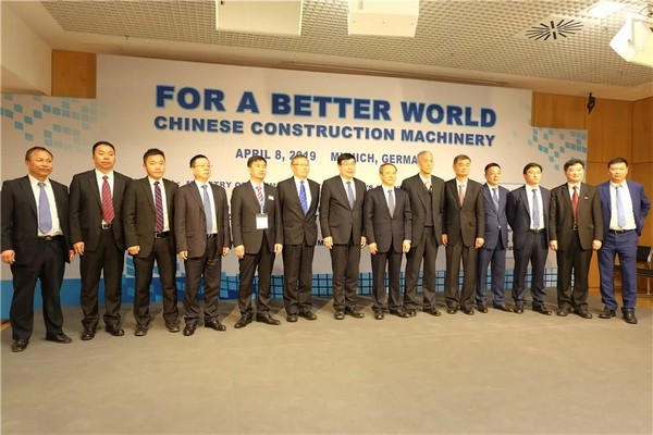 “三个率先”展示星际官网注册挖掘机欧洲发展历程