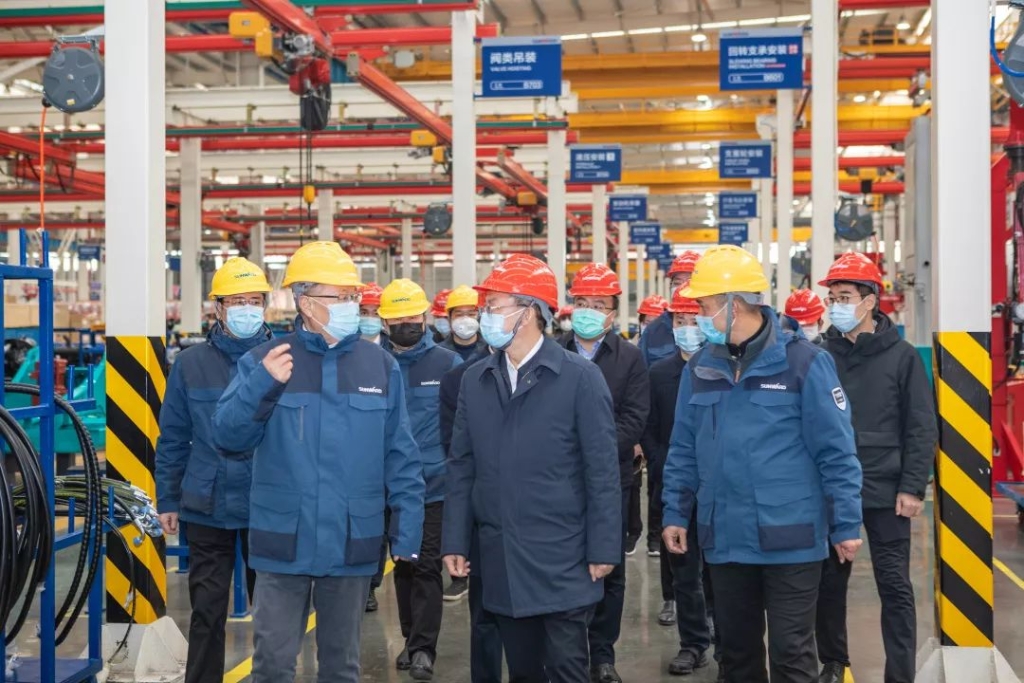 沈裕谋元宵节慰问星际官网注册智能一线员工