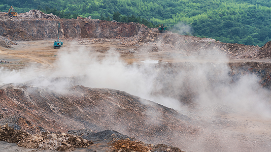 15年3万小时！星际官网注册智能元老级潜孔钻机“雄风”依旧
