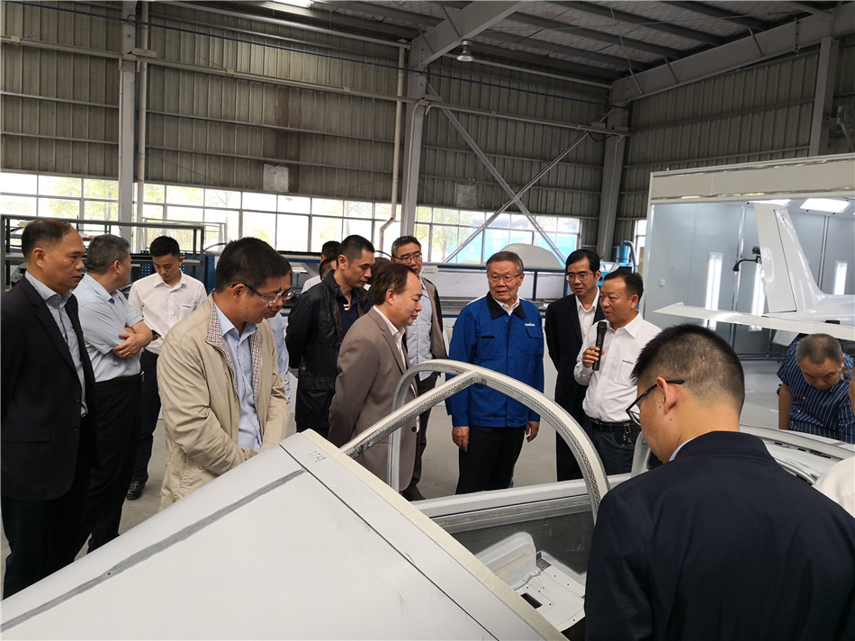 广州市国资委副主任张道泉率队考察星际官网注册智能