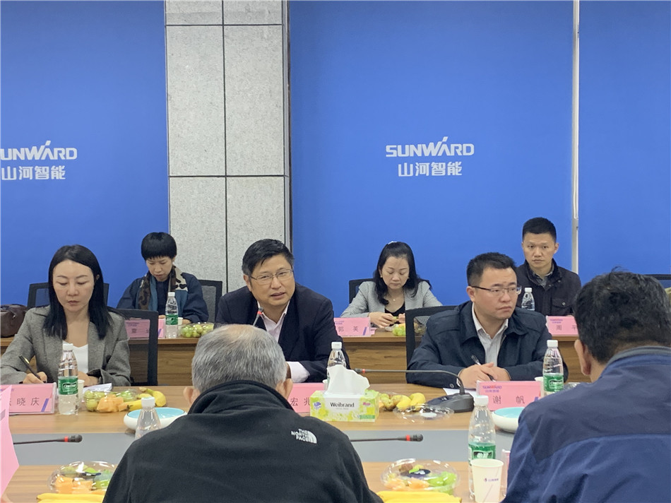 长沙市总工会党组书记周宏兆一行莅临星际官网注册智能考察调研