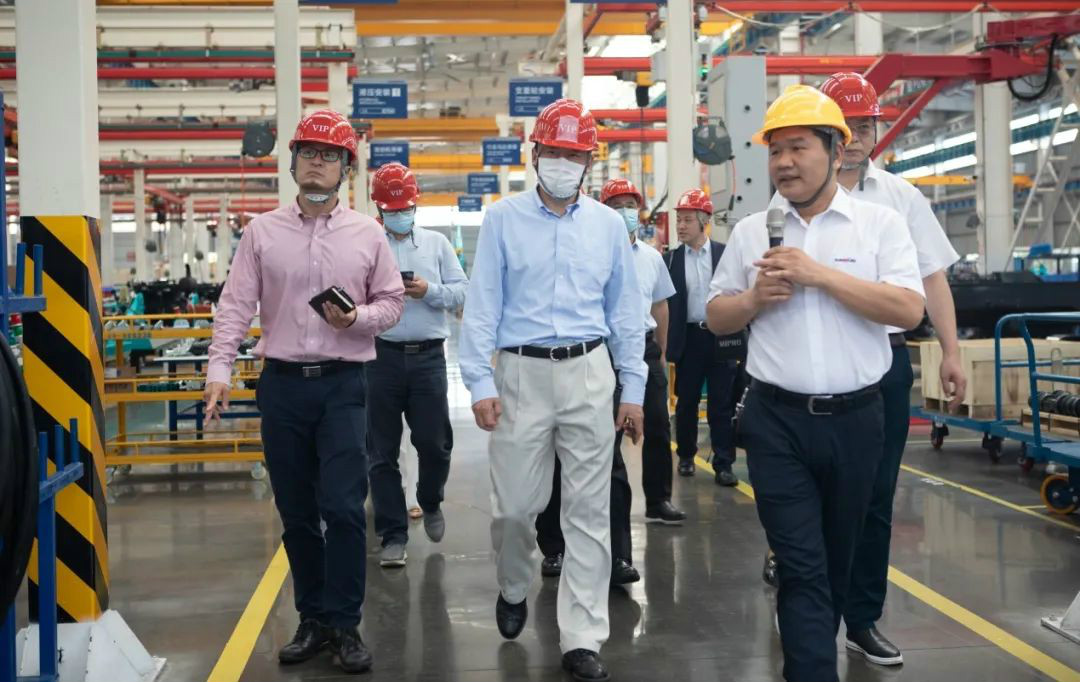 中国金茂高级副总裁张辉率团考察星际官网注册智能