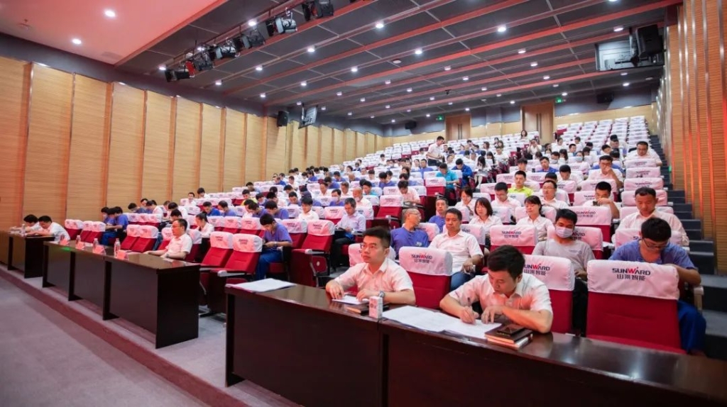 提升理论修养水平，确保党员发展质量 ——星际官网注册智能开展2020年入党积极分子培训