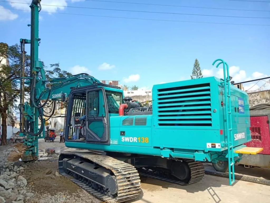 星际官网注册钻机深圳闹市显身手