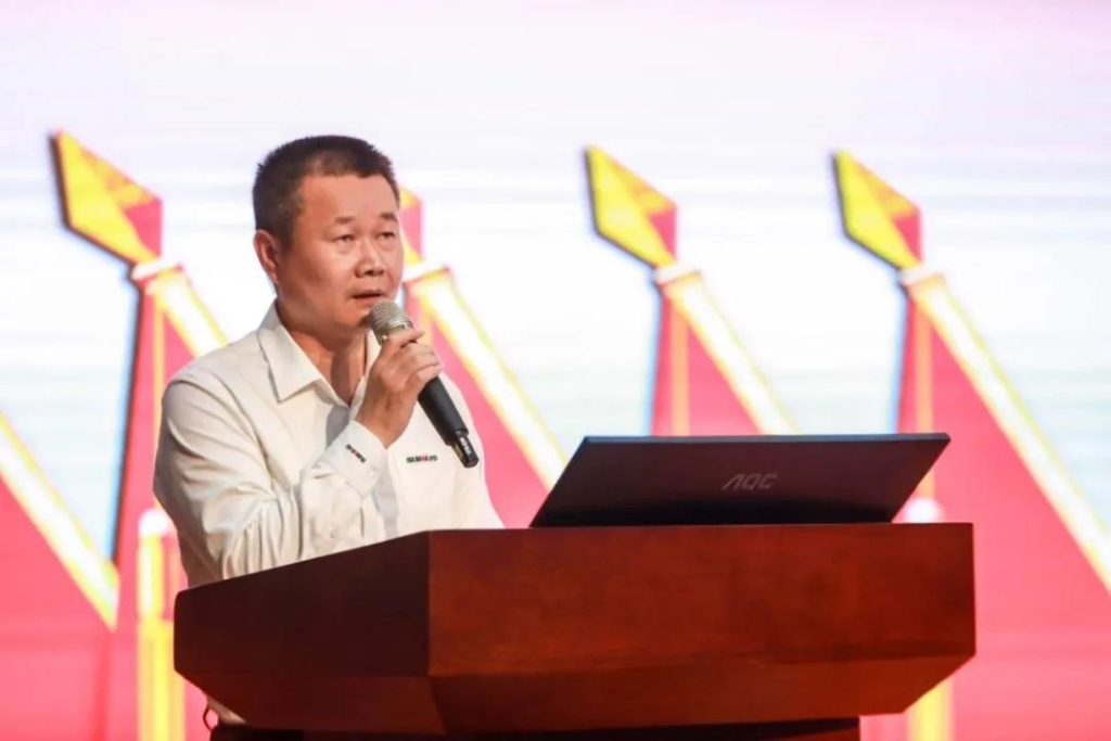 凝心聚力 迎接挑战 共赢星际官网注册 ——星际官网注册智能五届三次“双代会”胜利召开