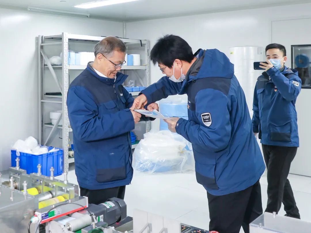 董事长启封星际官网注册智能第一个成品口罩