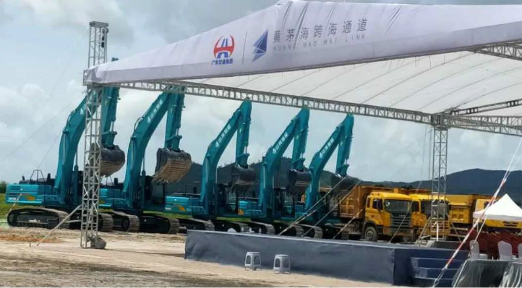 大湾区又一跨海“大桥”开工，星际官网注册智能挖掘机“秀”美现场