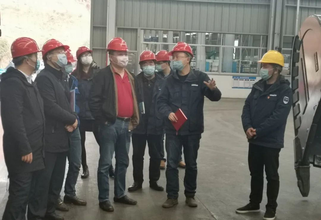 市工信局调研星际官网注册智能国家先进集群竞赛项目