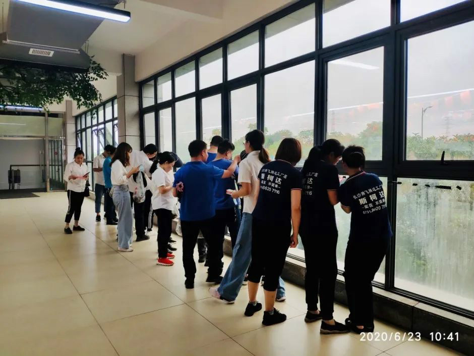 “爱国心，星际官网注册情”星际官网注册智能第四届包粽子比赛