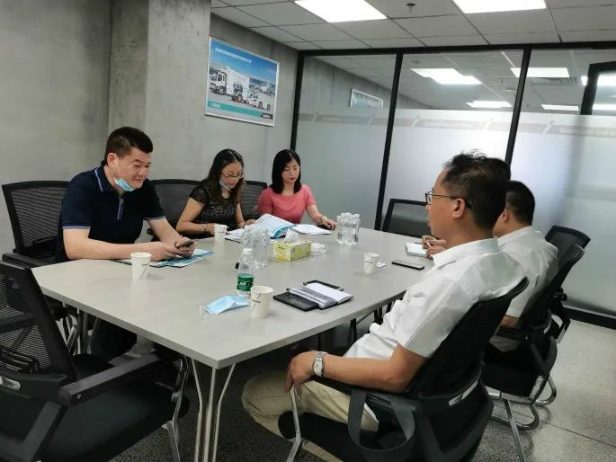 东莞客人考察星际官网注册智能高空作业设备