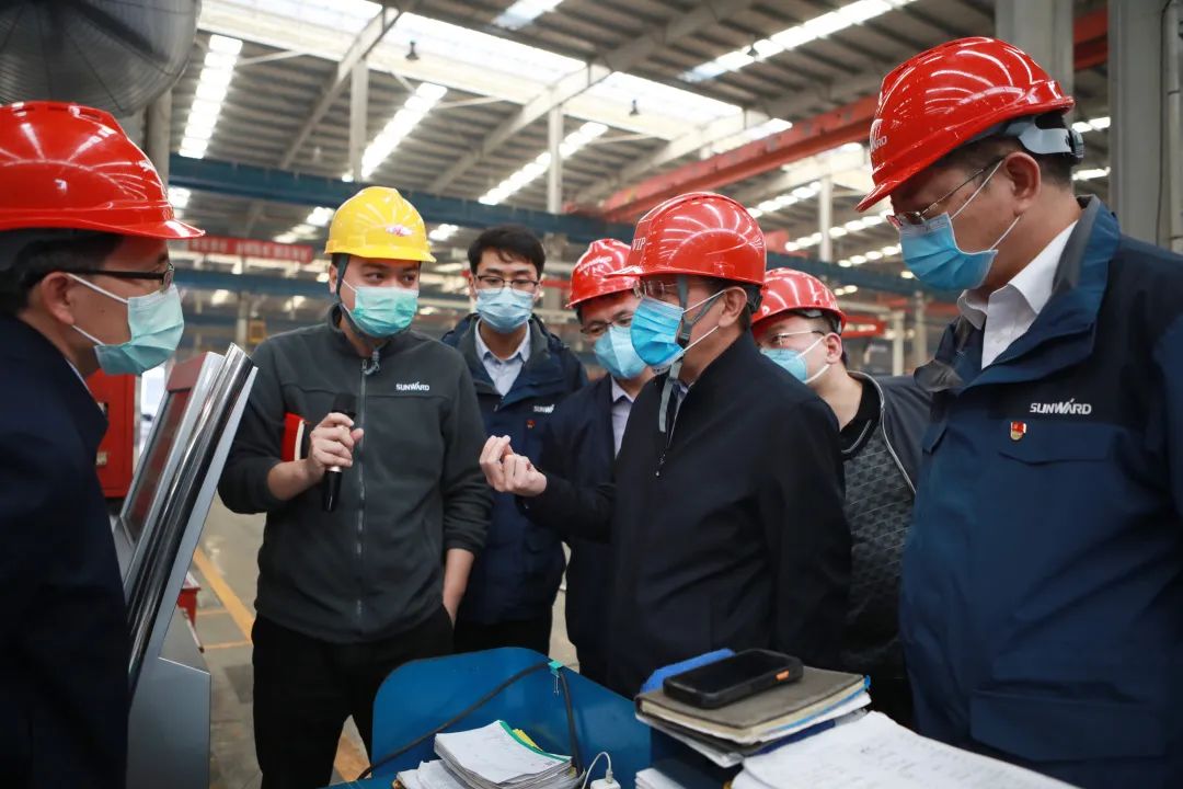 宁夏工信厅副厅长张伟一行调研星际官网注册智能